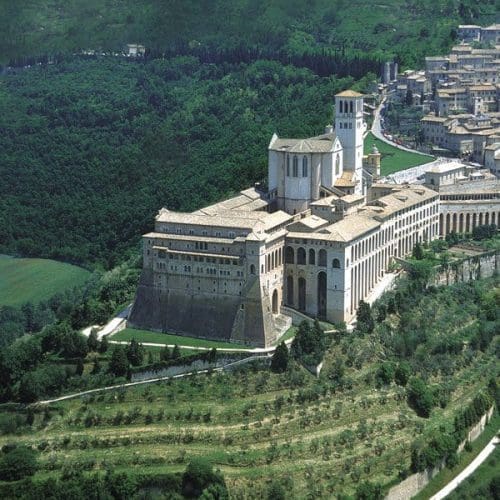 assisi-basilica-panorama
