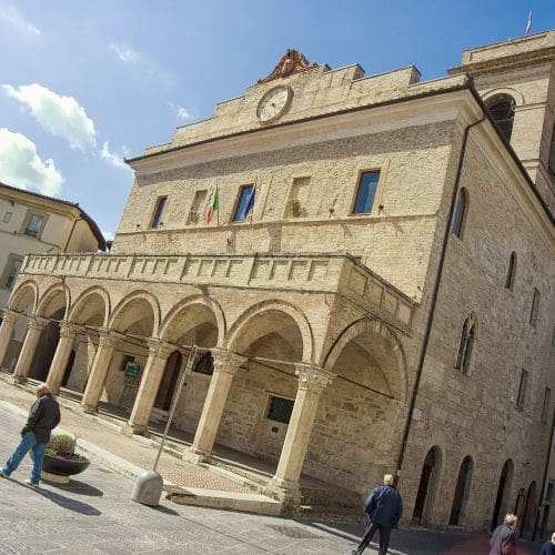 montefalco piazza