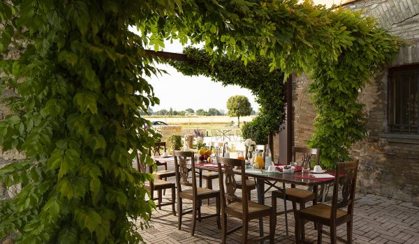 colazione-tavolo-legno - Beatrice Bazzoffia